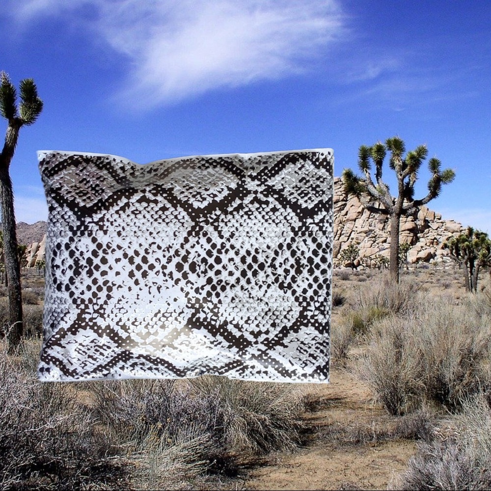 25 10X13 Poly Mailers Snake Skin Print PRICE IS FIRM - Picture 7 of 11